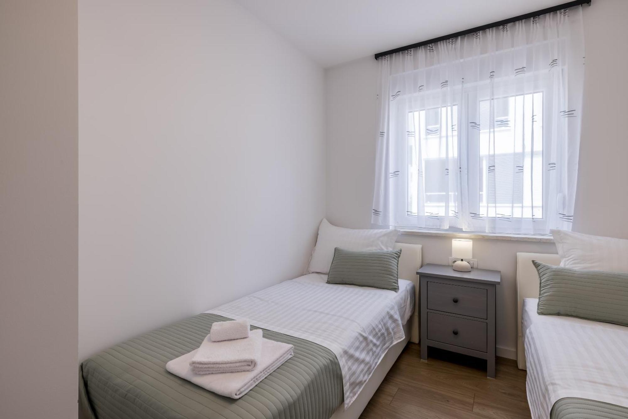 Adriatic Nest, Cozy And Modern Two Bedroom * Kastela