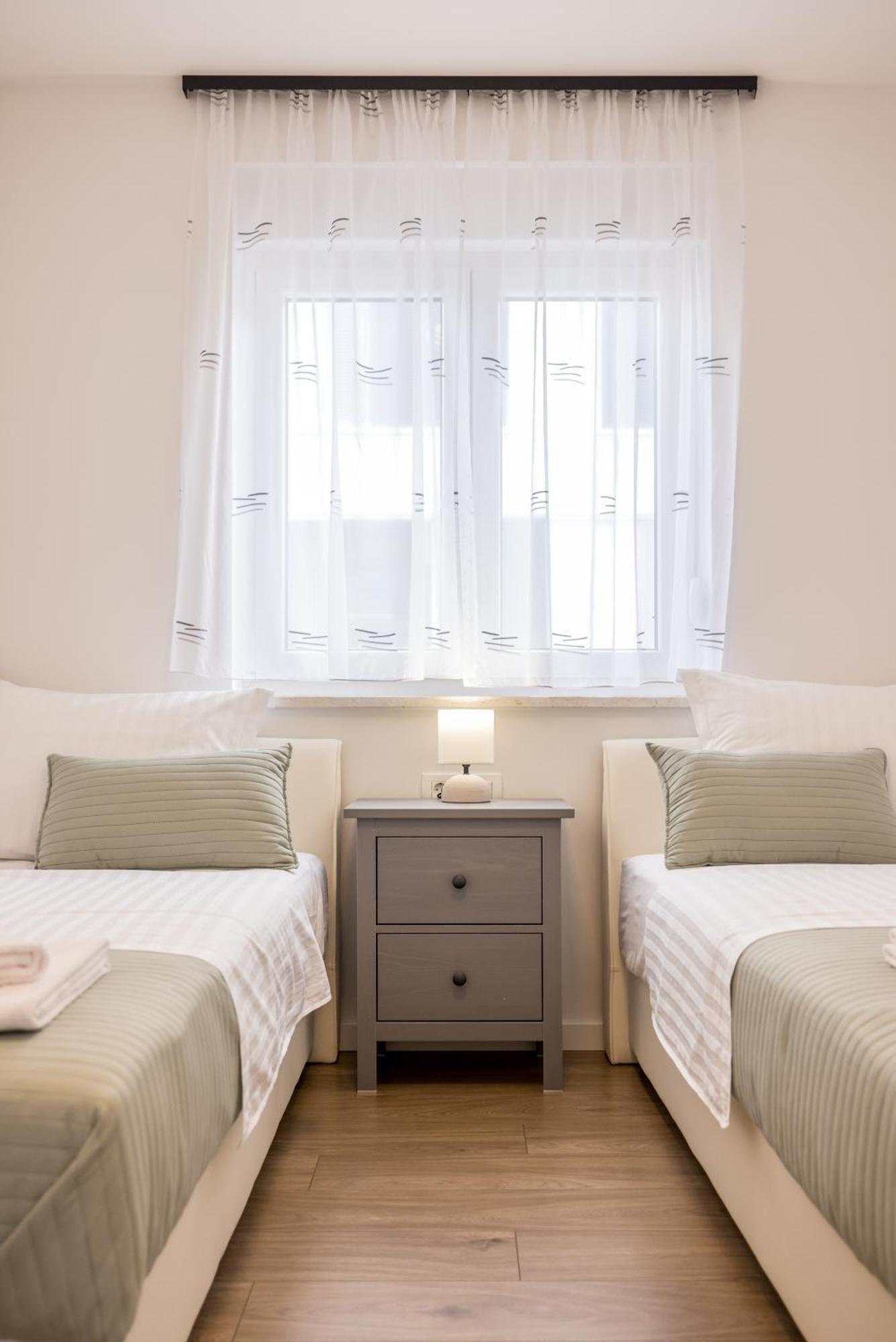 Apartman Adriatic Nest, Cozy And Modern Two Bedroom Kaštela